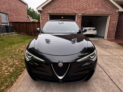 Used 2018 Alfa Romeo Stelvio Quadrifoglio w/ Driver Assist Dynamic Package image 9