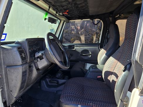 Used 1999 Jeep Wrangler Sport image 8