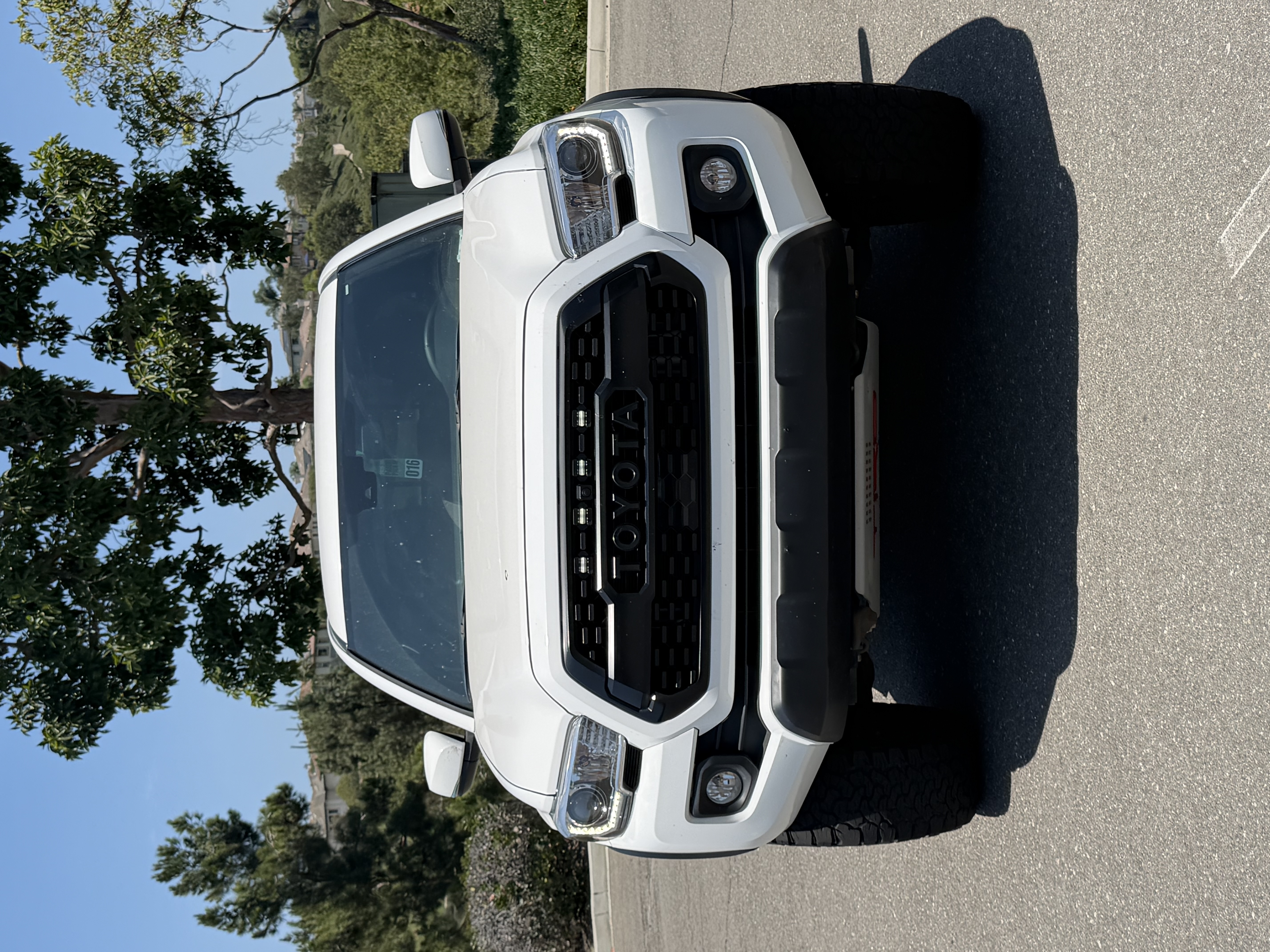 Used 2021 Toyota Tacoma TRD Off-Road w/ Technology Package AWD/4WD image 2