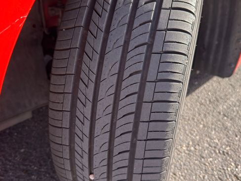 Used 2019 Hyundai Veloster 2.0 image 17