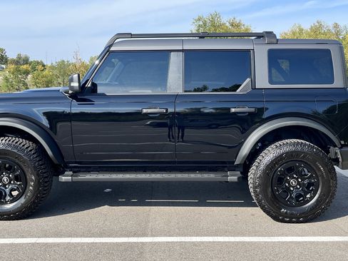 Used 2023 Ford Bronco Wildtrak image 4