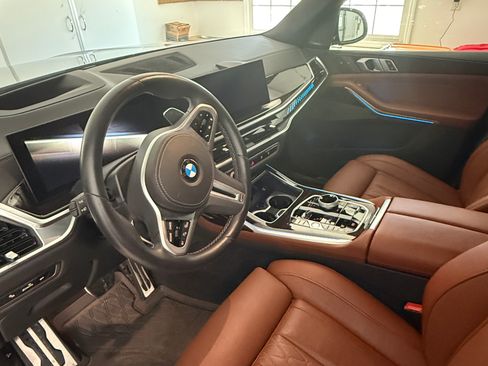 Used 2025 BMW X7 M60i AWD/4WD image 10