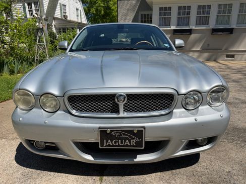 Used 2008 Jaguar XJ8 RWD image 1