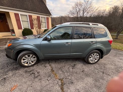 Used 2012 Subaru Forester 2.5X Touring image 2