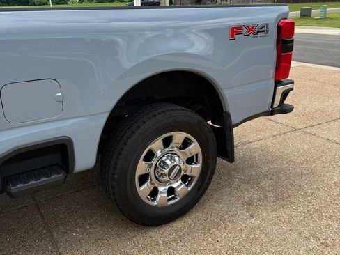 Used 2024 Ford F350 Lariat w/ Chrome Package AWD/4WD image 8