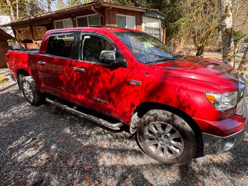 Used 2013 Toyota Tundra Platinum image 1