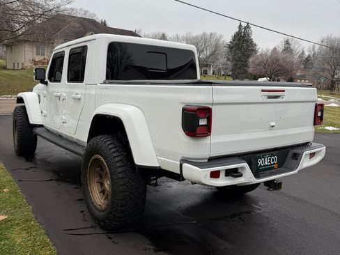 Used 2021 Jeep Gladiator Overland image 11