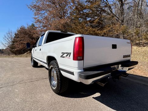 Used 1998 Chevrolet Silverado 1500 4x4 Regular Cab w/ Preferred Equipment Group 2 image 12
