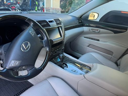 Used 2009 Lexus LS 460 RWD image 18