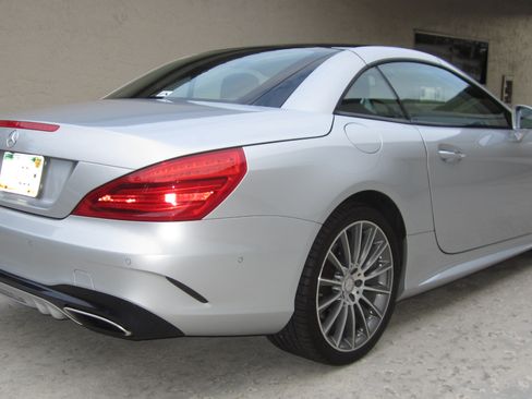 Used 2017 Mercedes-Benz SL 450 image 18