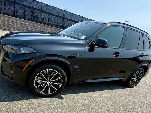 Used 2024 BMW X5 xDrive50e w/ Executive Package AWD/4WD image 11