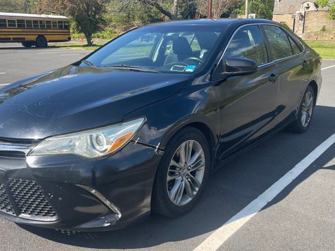 Used 2015 Toyota Camry SE FWD image 10