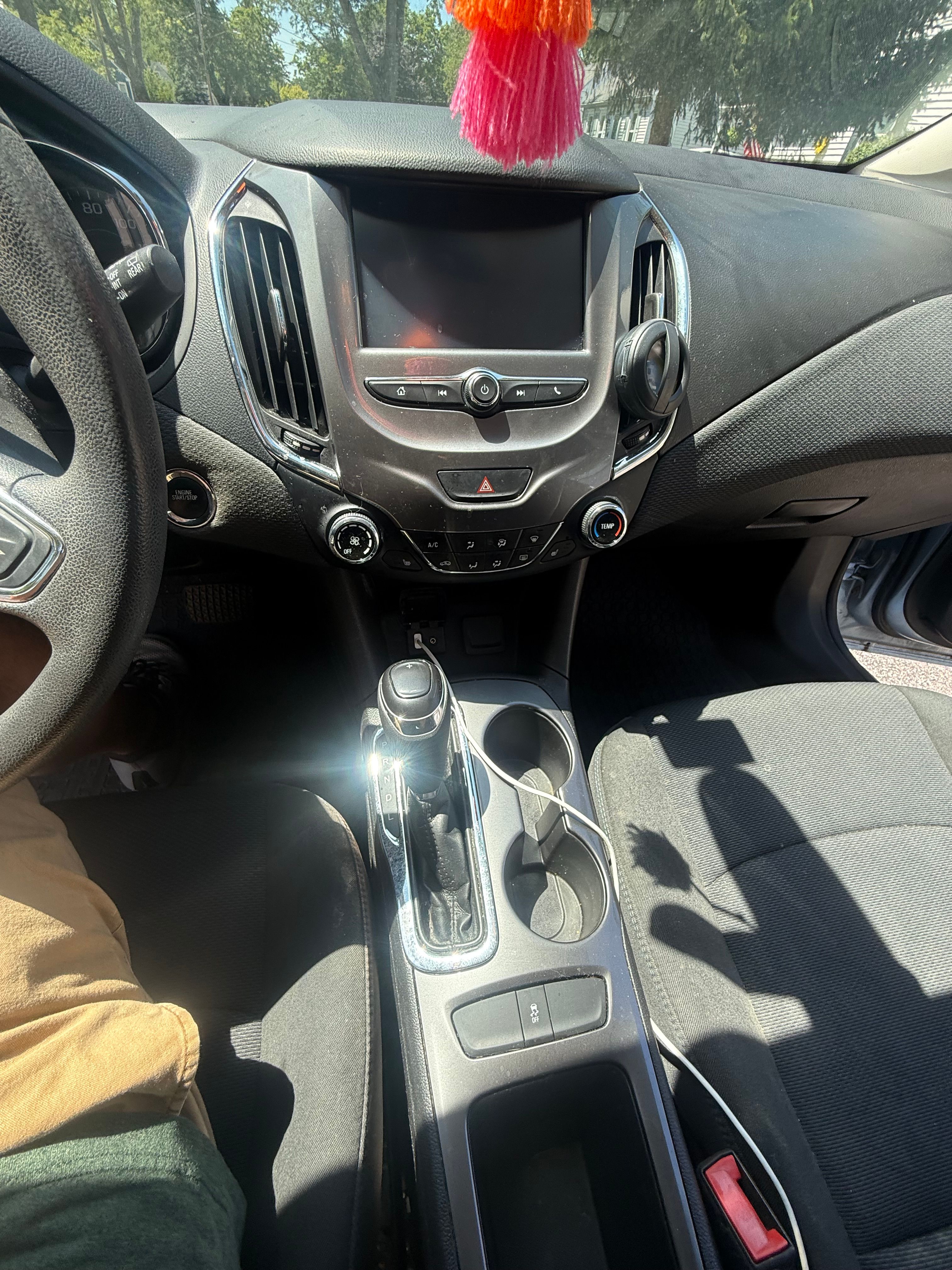 Used 2017 Chevrolet Cruze LT w/ Convenience Package FWD image 9