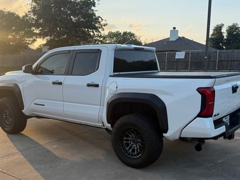 Used 2024 Toyota Tacoma TRD Off-Road AWD/4WD image 6