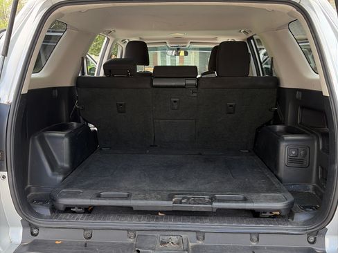 Used 2012 Toyota 4Runner SR5 w/ Convenience Pkg image 10