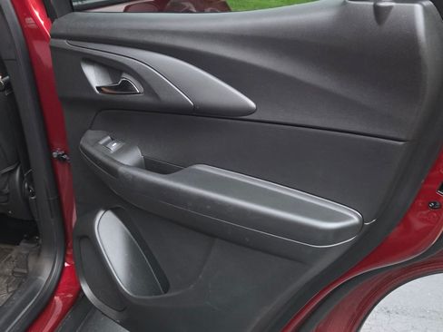 Used 2025 Chevrolet TrailBlazer RS w/ Convenience Package image 16