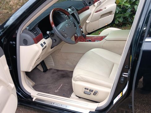 Used 2011 Lexus LS 460 image 12