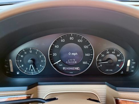 Used 2007 Mercedes-Benz E 550 4MATIC Sedan image 11