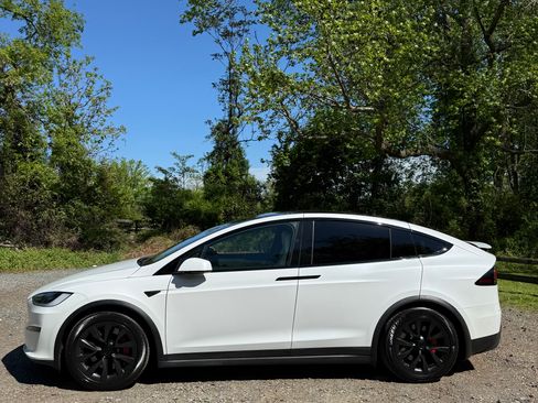 Used 2024 Tesla Model X Plaid AWD/4WD image 2