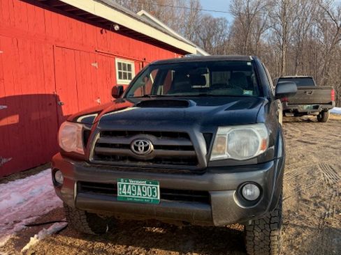 Used 2010 Toyota Tacoma 4x4 Double Cab V6 image 5