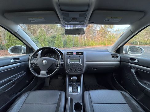 Used 2009 Volkswagen Jetta TDI image 8