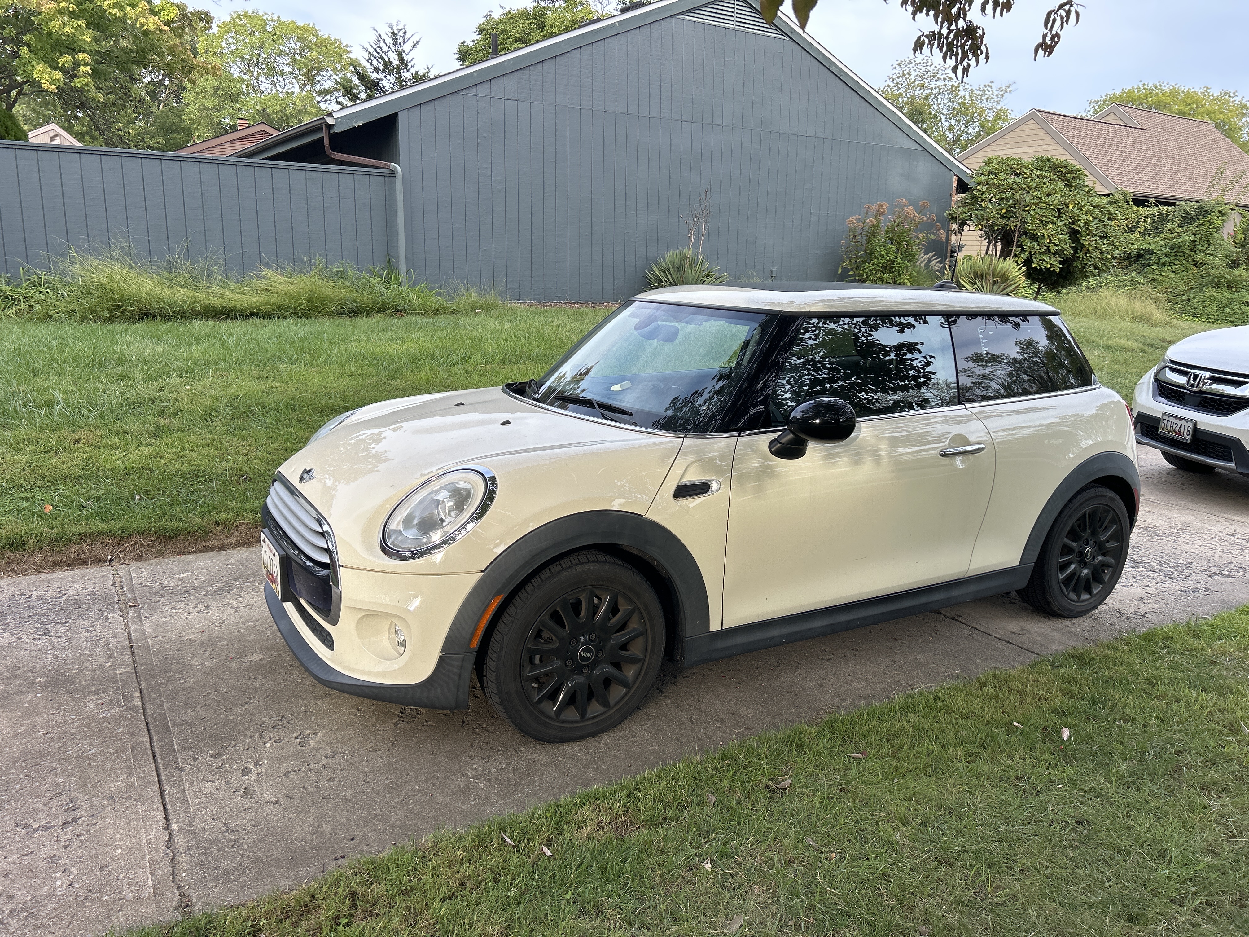 Used 2015 MINI Cooper 2-Door Hardtop FWD image 1