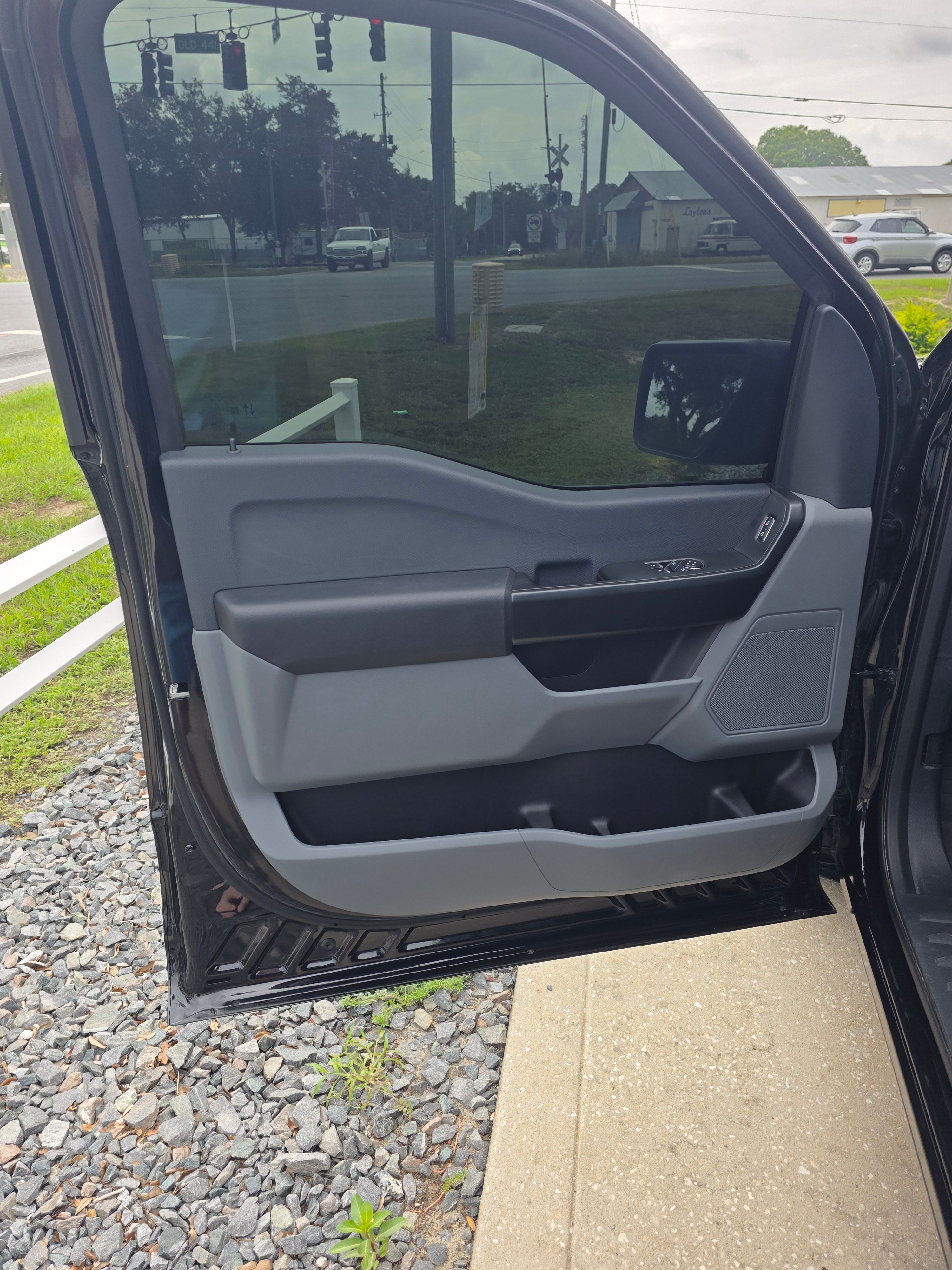 Used 2025 Ford F150 XL AWD/4WD image 2