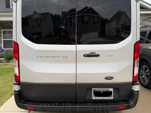 Used 2022 Ford Transit 350 XLT RWD image 5