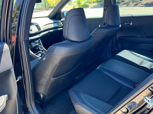 Used 2016 Honda Accord Sport image 11