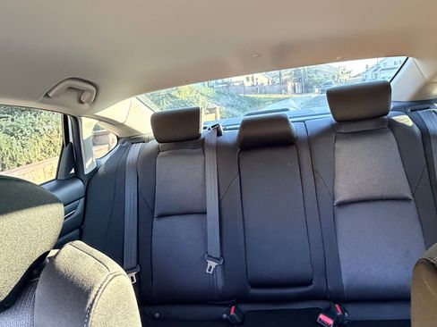 Used 2019 Honda Accord Hybrid image 10