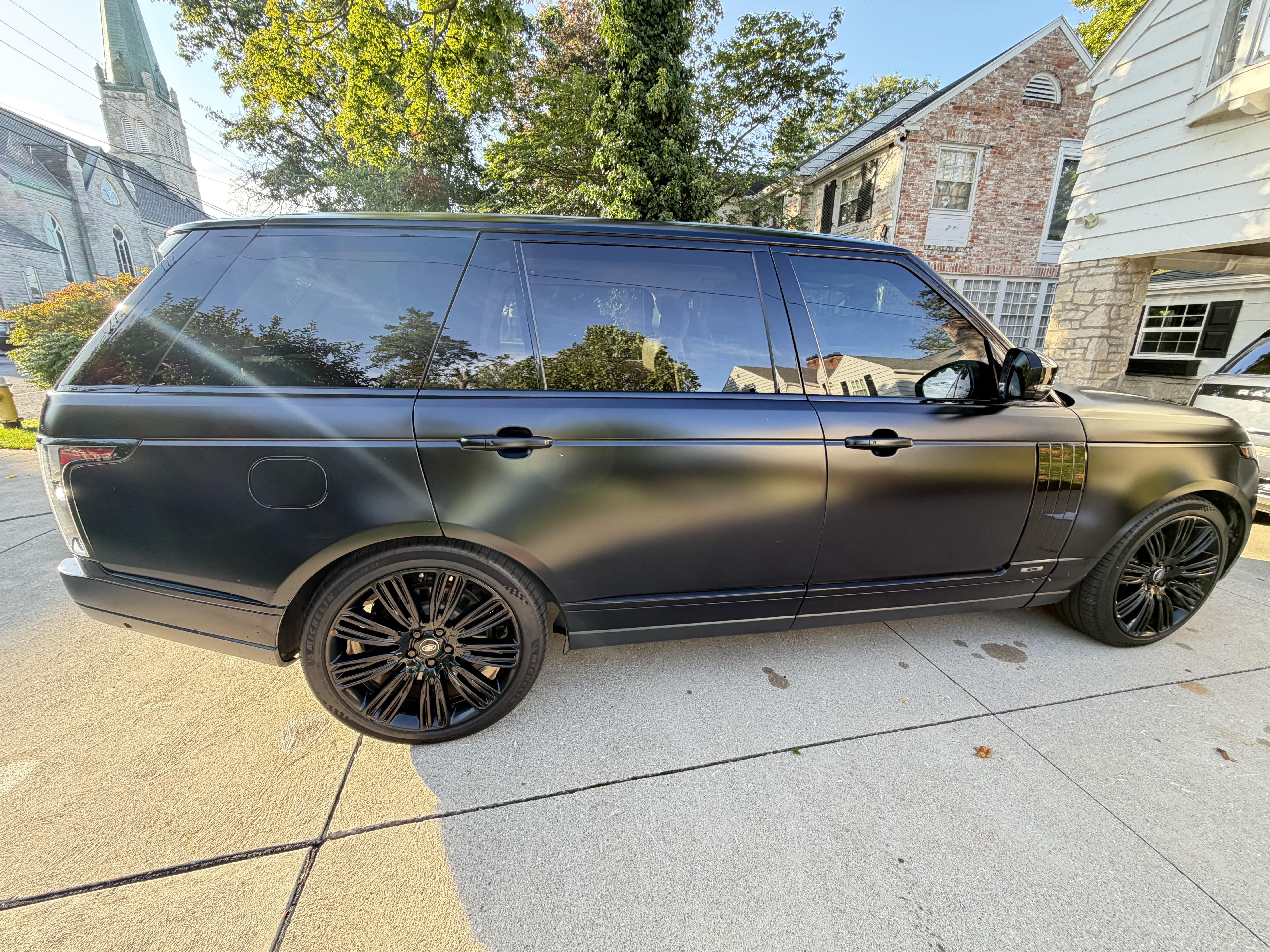 Used 2019 Land Rover Range Rover Long Wheelbase Supercharged AWD/4WD image 2