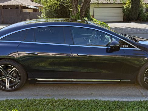 Used 2023 Mercedes-Benz EQS 580 EQS 580 4MATIC Sedan 4D image 9