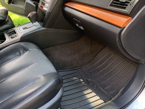 Used 2014 Subaru Outback 2.5i Limited w/ Moonroof Package AWD/4WD image 2