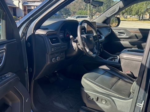 Used 2021 Chevrolet Tahoe Premier w/ Premium Package image 5