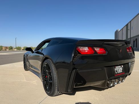 Used 2019 Chevrolet Corvette Stingray Coupe w/ Carbon Flash Badge Package image 8