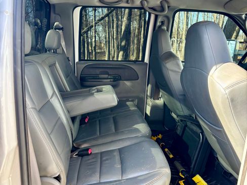 Used 2004 Ford F350 Lariat image 14