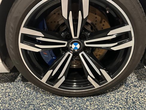 Used 2018 BMW M6 Convertible image 24