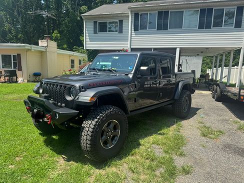 Used 2023 Jeep Gladiator Rubicon w/ LED Lighting Group AWD/4WD image 2