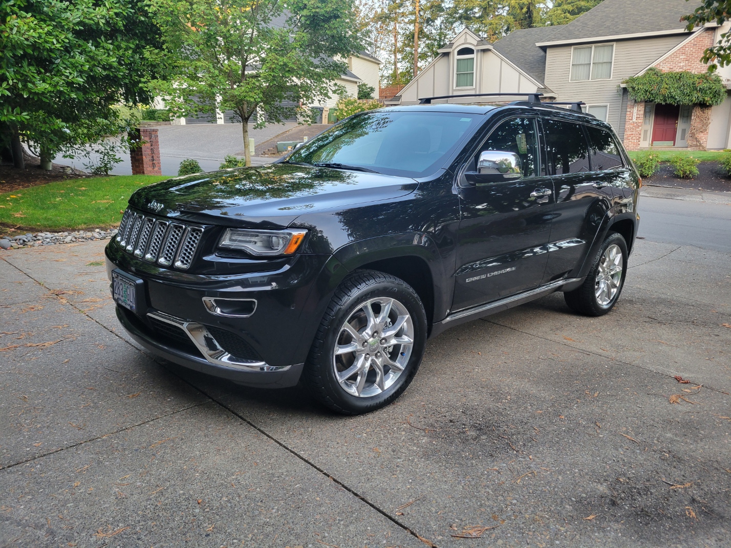 Used 2014 Jeep Grand Cherokee Summit AWD/4WD image 1
