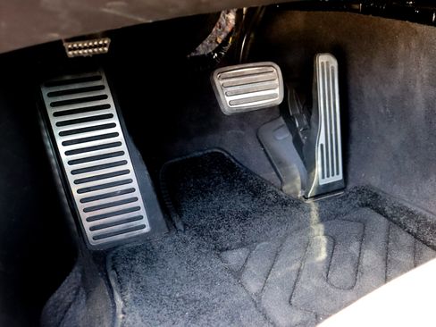Used 2024 Chevrolet Corvette Z06 RWD image 27