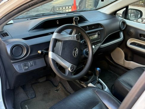 Used 2014 Toyota Prius C Two image 13