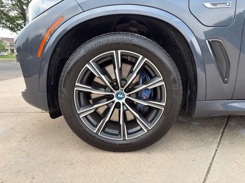 Used 2022 BMW X5 xDrive45e w/ M Sport Package AWD/4WD image 11