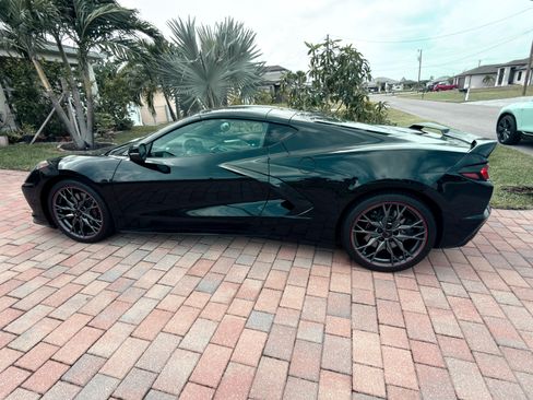Used 2024 Chevrolet Corvette Stingray Preferred Cpe w/ Z51 Performance Package RWD image 2