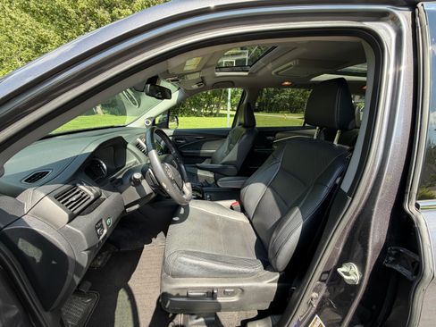 Used 2017 Honda Pilot Elite image 12