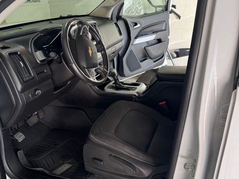 Used 2019 Chevrolet Colorado LT w/ LT Convenience Package image 6