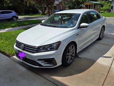 Used 2017 Volkswagen Passat 1.8T R-Line FWD image 1
