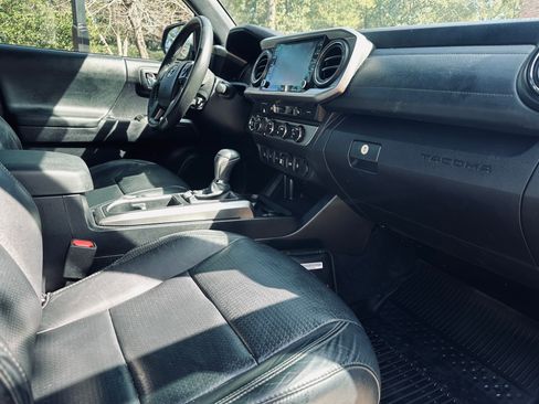 Used 2021 Toyota Tacoma Limited w/ Nightshade Package image 4