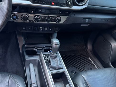 Used 2018 Toyota Tacoma Limited AWD/4WD image 8