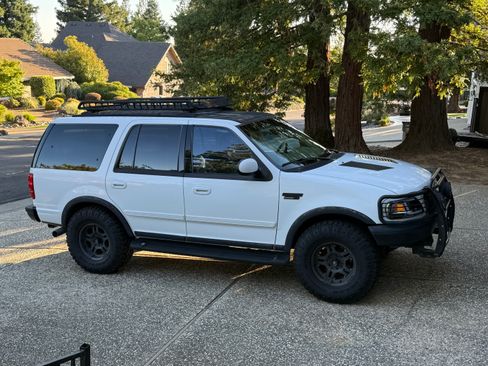 Used 2000 Ford Expedition Eddie Bauer AWD/4WD image 2