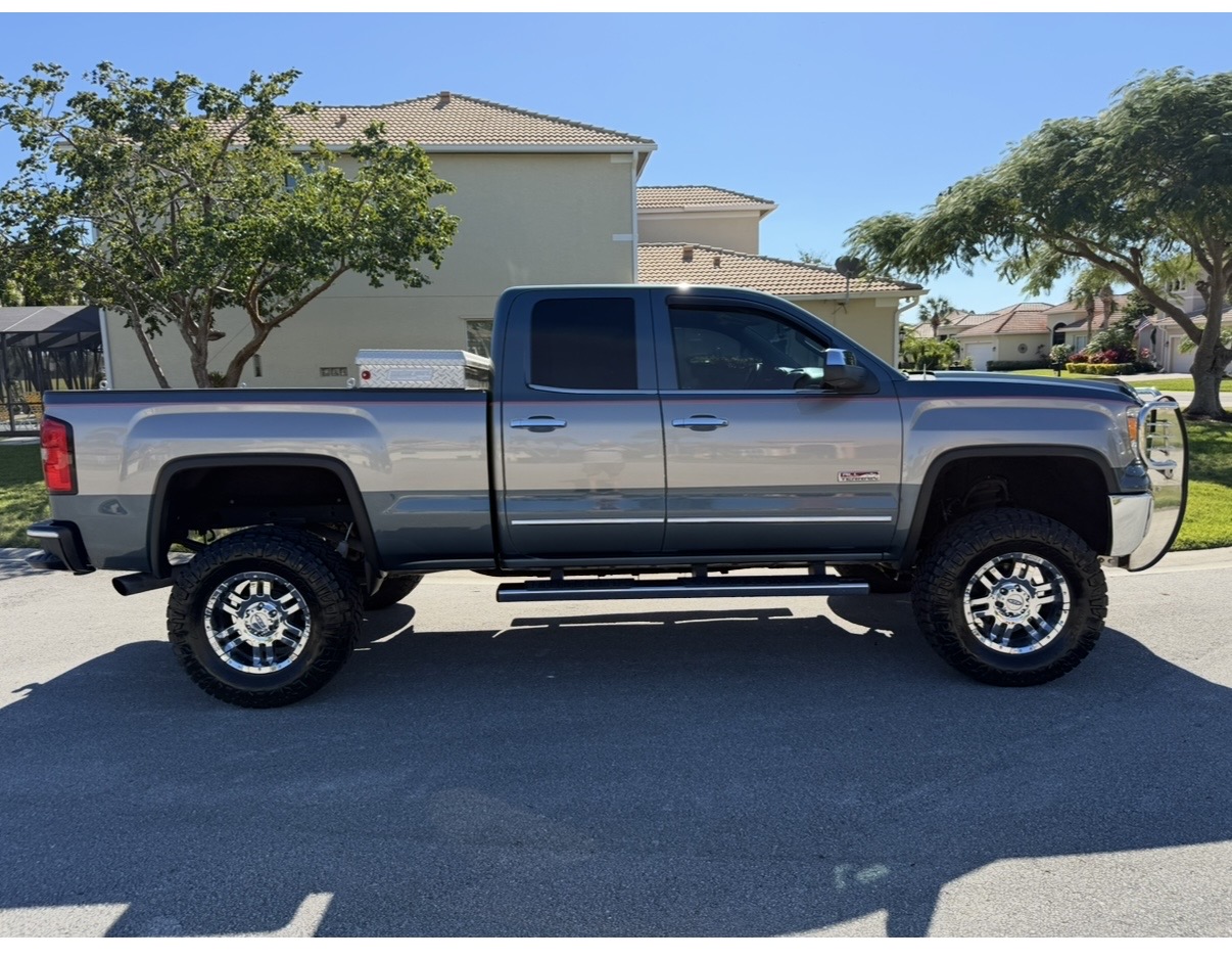 Used 2014 GMC Sierra 1500 SLT w/ All-Terrain Package AWD/4WD image 1